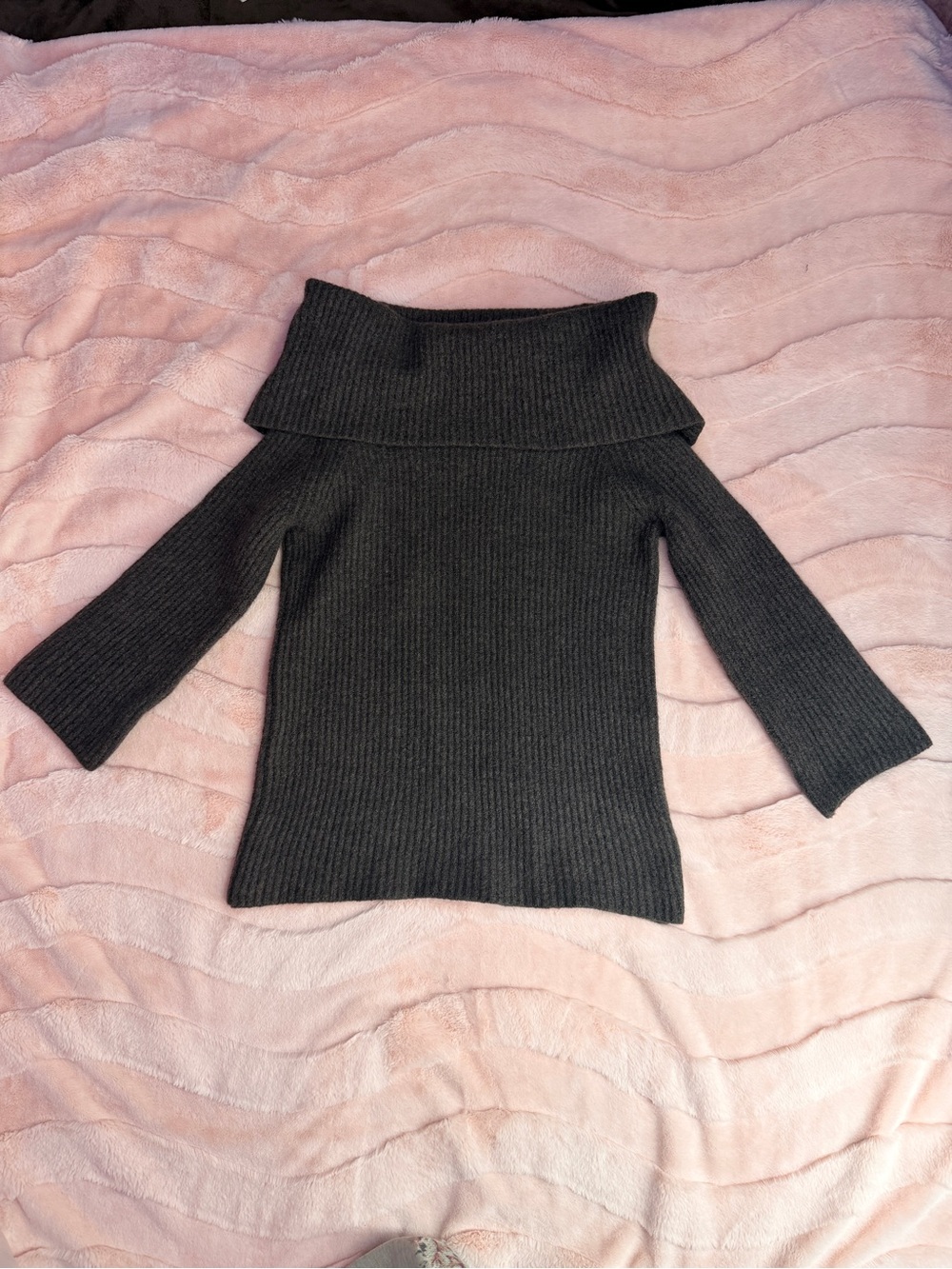 Banana Republic Extra Fine Merino Off Shoulder Ribbed Sweater